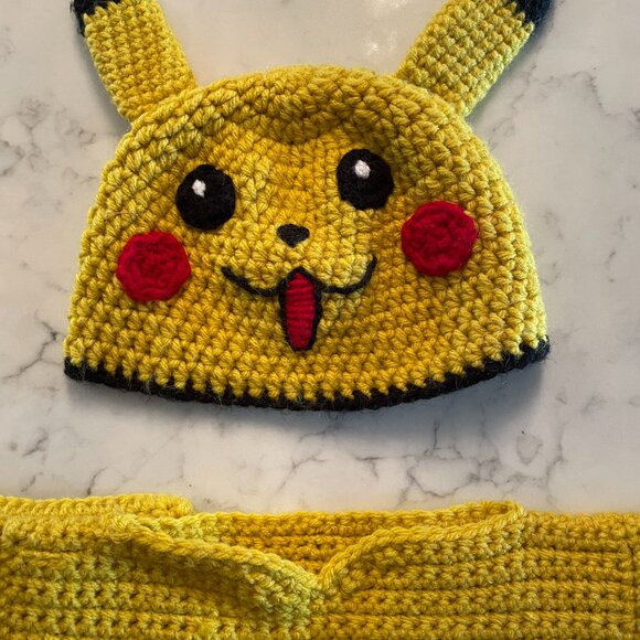 Gorgeous Pokemon Pikachu Sweater / Hat Handmade Crochet Rare OOAK - Picture 2 of 12